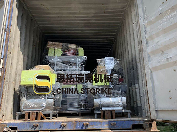 山東思拓瑞克一批小型壓路機發往哈薩克斯坦