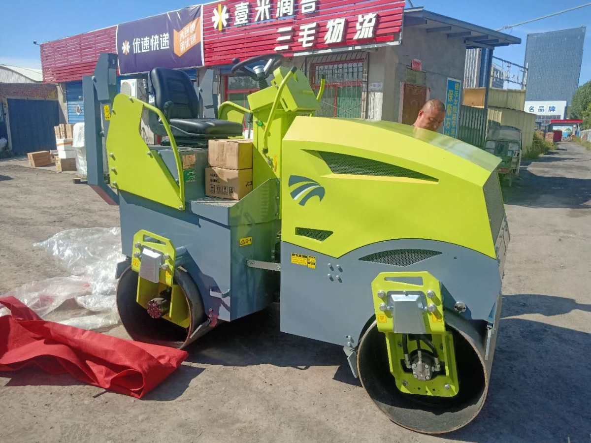 春季施工，小型壓路機碾壓路面如何做到有序效率高？